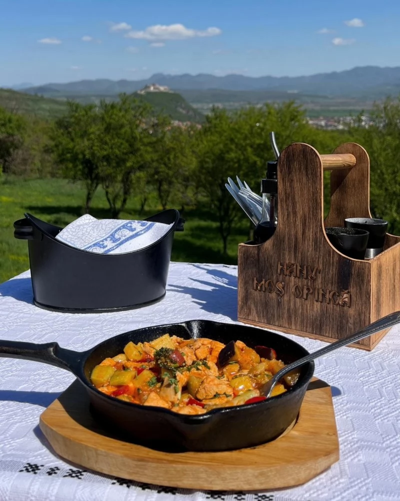 Deva Cazare | Căsuțe tip camping (K1474-61) Imaginea poate fi supusă drepturilor de autor. Se recomandă contactarea titularului drepturilor.