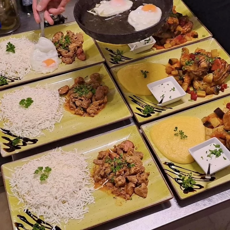 Deva Cazare | Căsuțe tip camping (K1474-63) Imaginea poate fi supusă drepturilor de autor. Se recomandă contactarea titularului drepturilor.