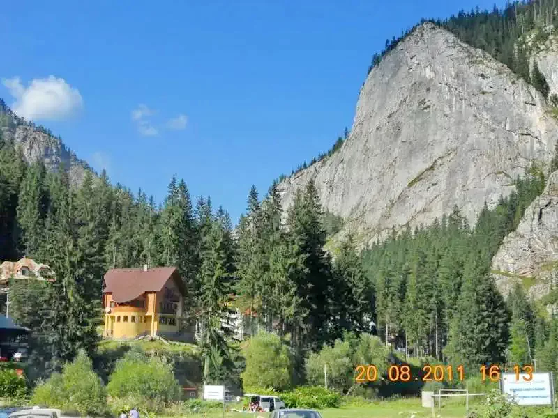 Lacu Roșu Cazare | Camping / Popas turistic (K0254-6) Imaginea poate fi supusă drepturilor de autor. Se recomandă contactarea titularului drepturilor.