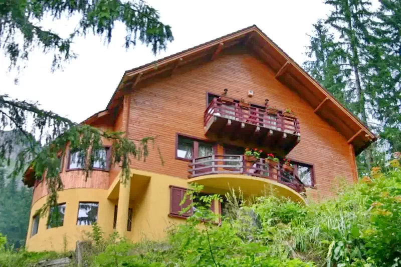 Lacu Roșu Cazare | Camping / Popas turistic (K0254-27) Imaginea poate fi supusă drepturilor de autor. Se recomandă contactarea titularului drepturilor.