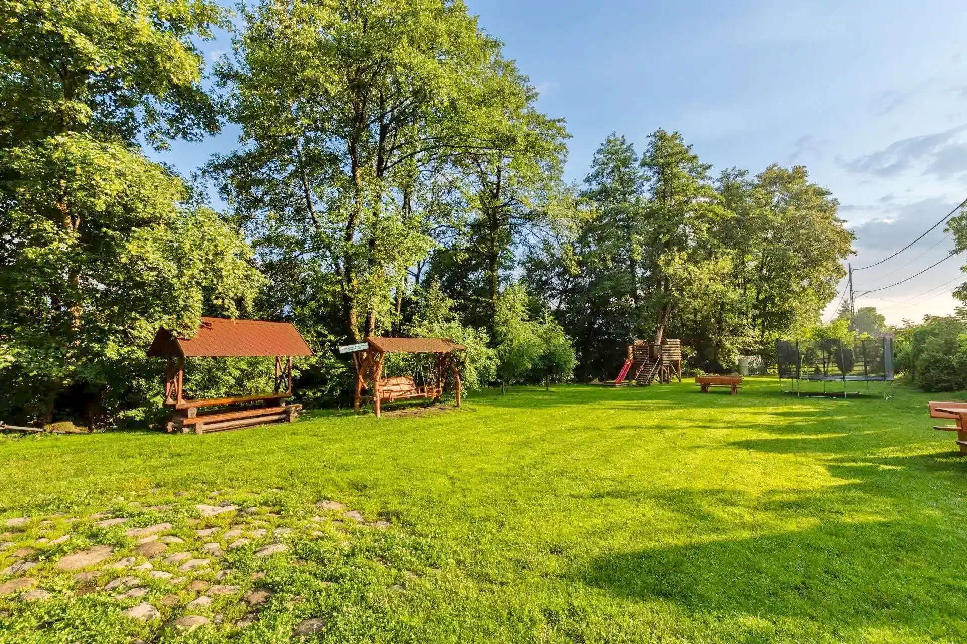 Vármező Szállás | Kemping faházak (K1001-5) A kép szerzői jogvédelem alatt állhat. Javasolt a kapcsolatfelvétel a jog tulajdonossal.