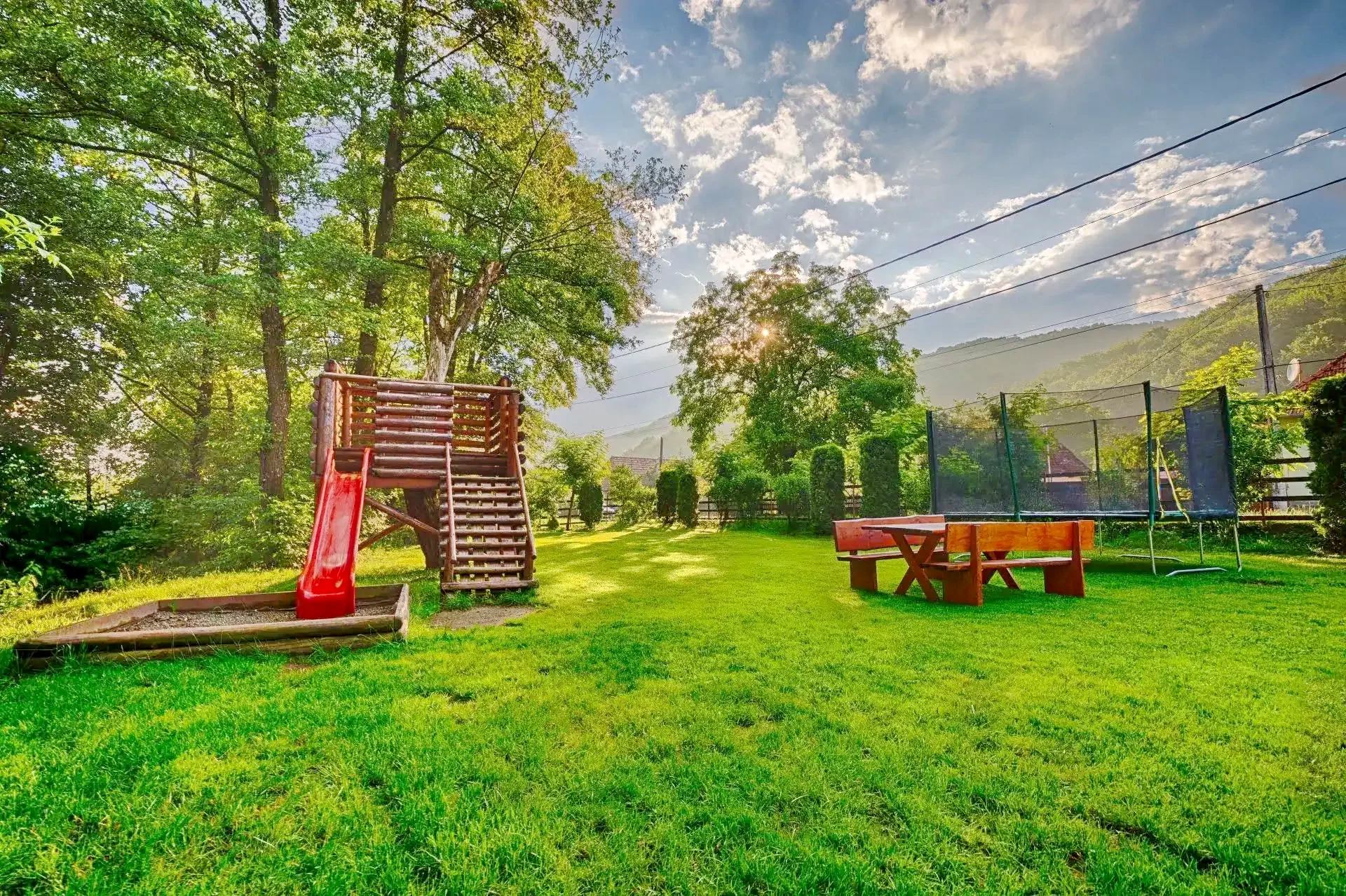 Câmpu Cetății Cazare | Căsuțe tip camping (K1001-8) Imaginea poate fi supusă drepturilor de autor. Se recomandă contactarea titularului drepturilor.