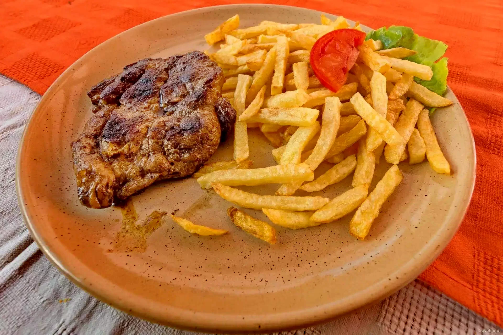 Câmpu Cetății Cazare | Căsuțe tip camping (K1001-17) Imaginea poate fi supusă drepturilor de autor. Se recomandă contactarea titularului drepturilor.