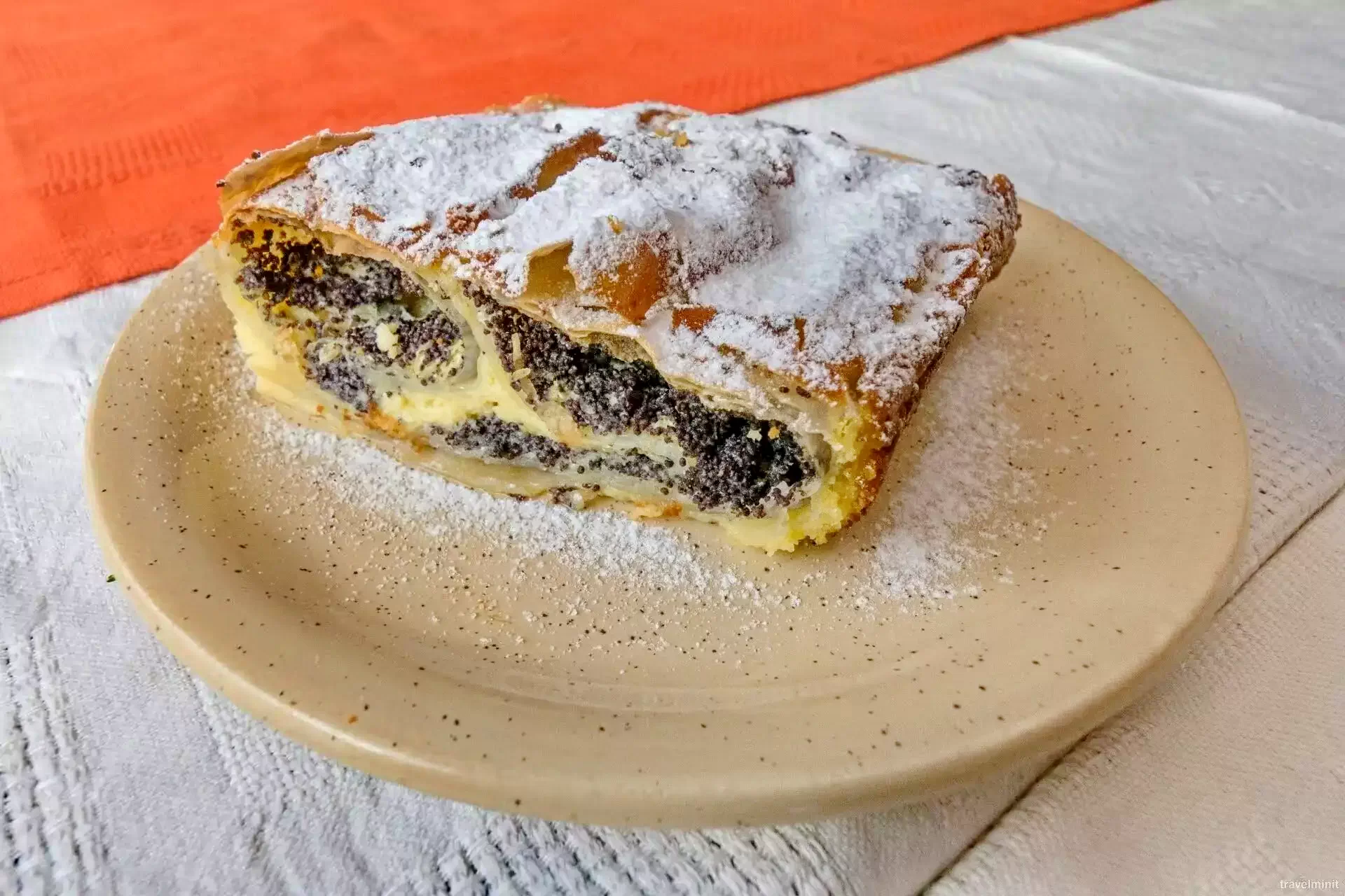 Câmpu Cetății Cazare | Căsuțe tip camping (K1001-19) Imaginea poate fi supusă drepturilor de autor. Se recomandă contactarea titularului drepturilor.