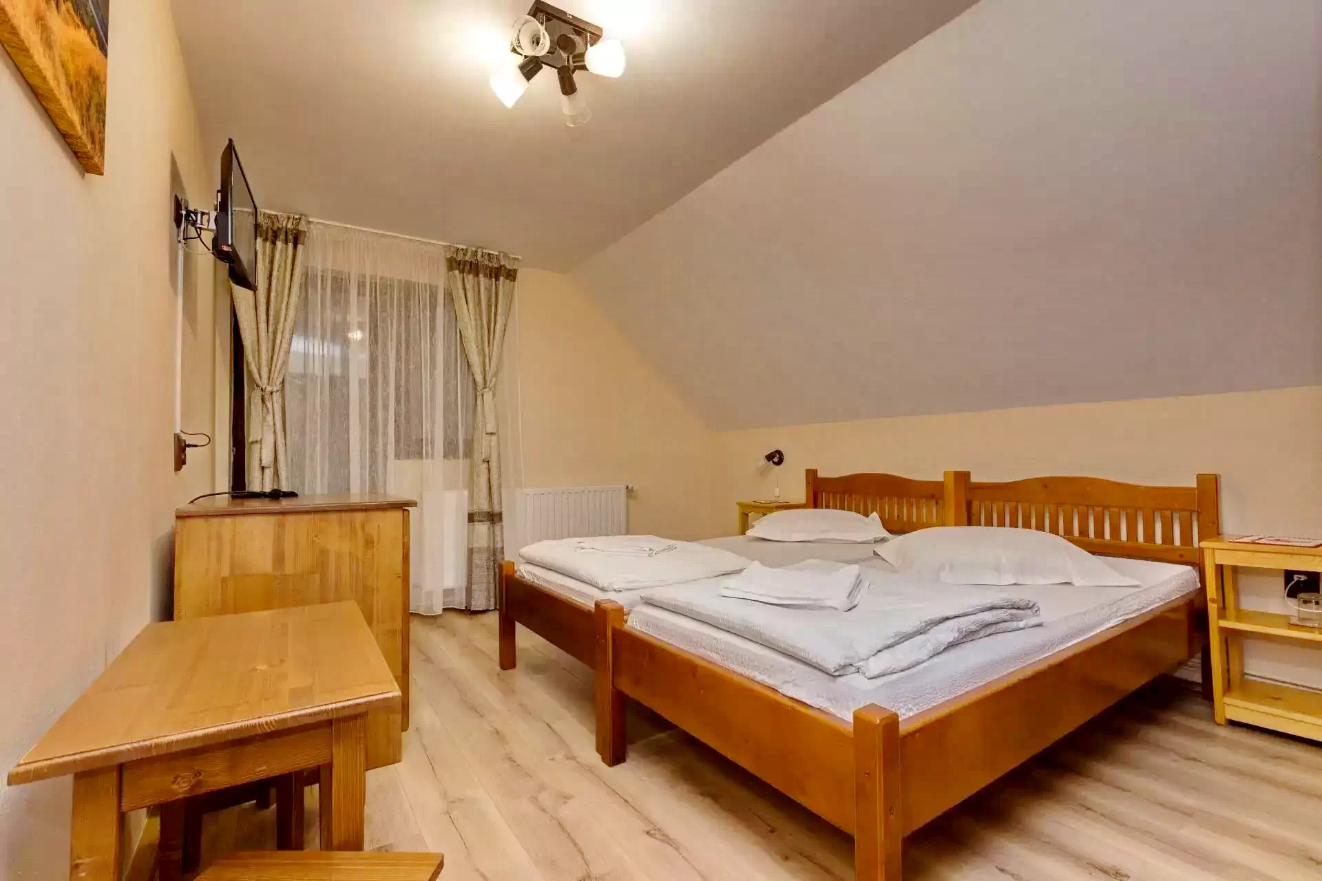 Câmpu Cetății Cazare | Căsuțe tip camping (K1001-22) Imaginea poate fi supusă drepturilor de autor. Se recomandă contactarea titularului drepturilor.