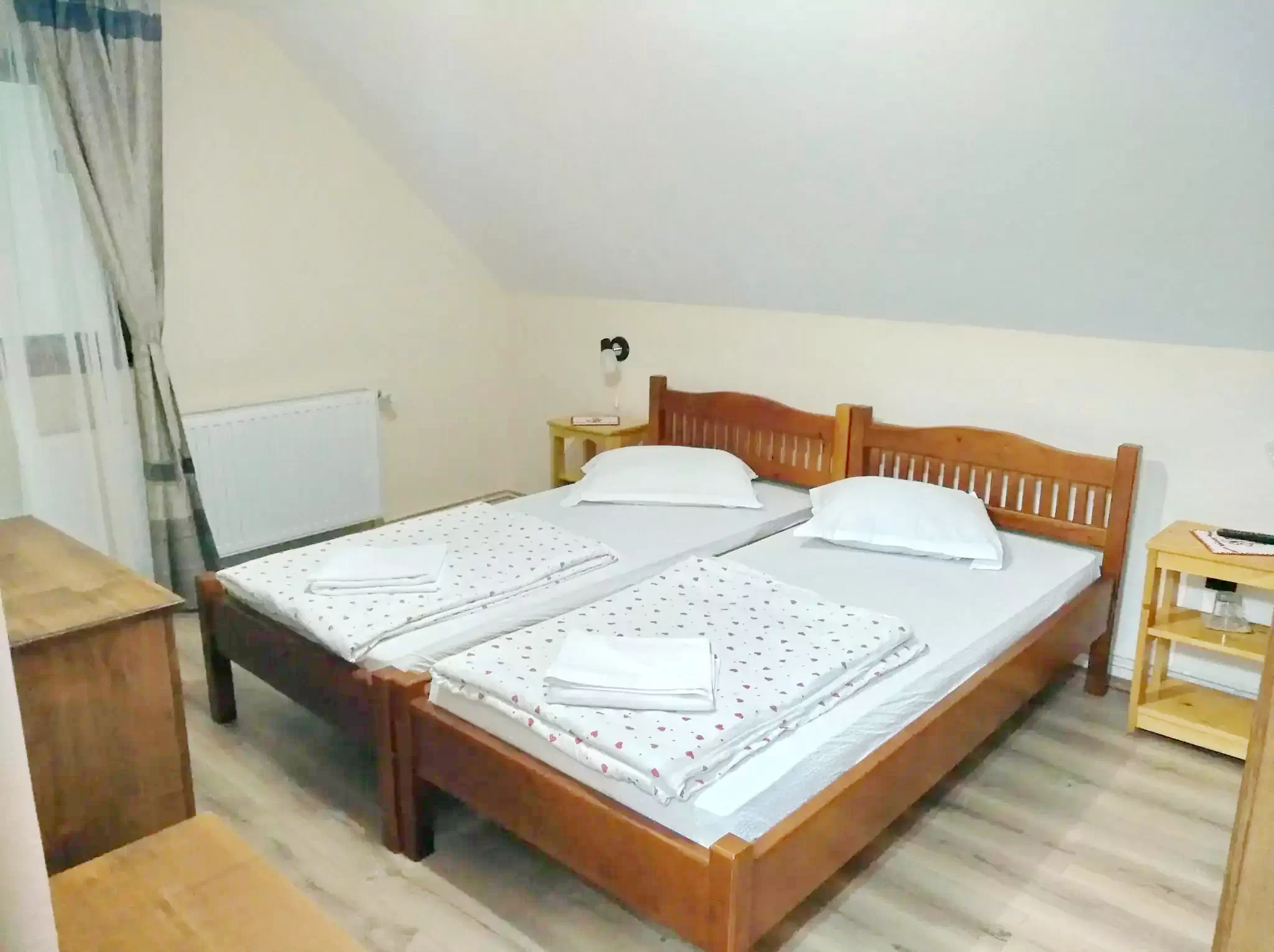 Câmpu Cetății Cazare | Căsuțe tip camping (K1001-30) Imaginea poate fi supusă drepturilor de autor. Se recomandă contactarea titularului drepturilor.