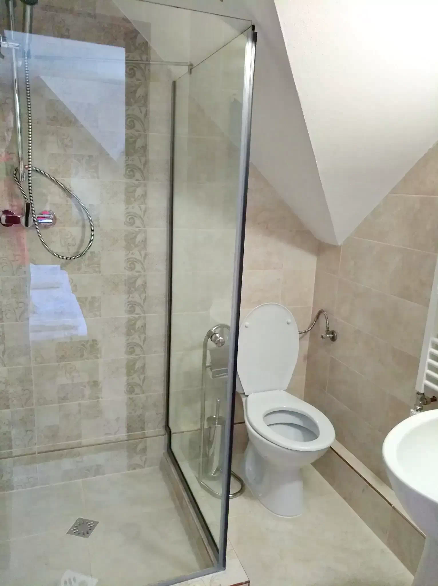 Câmpu Cetății Cazare | Căsuțe tip camping (K1001-32) Imaginea poate fi supusă drepturilor de autor. Se recomandă contactarea titularului drepturilor.