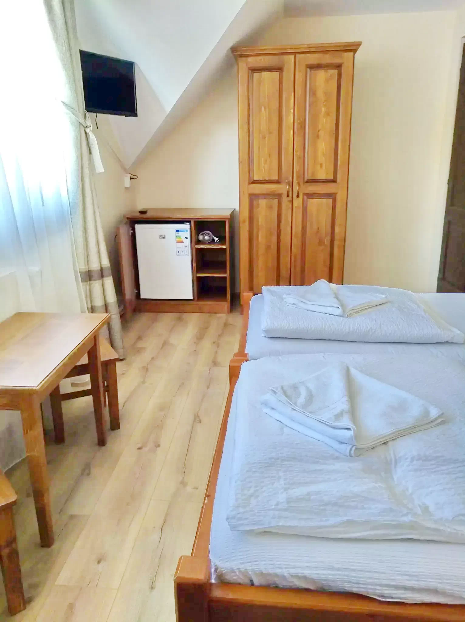 Câmpu Cetății Cazare | Căsuțe tip camping (K1001-33) Imaginea poate fi supusă drepturilor de autor. Se recomandă contactarea titularului drepturilor.