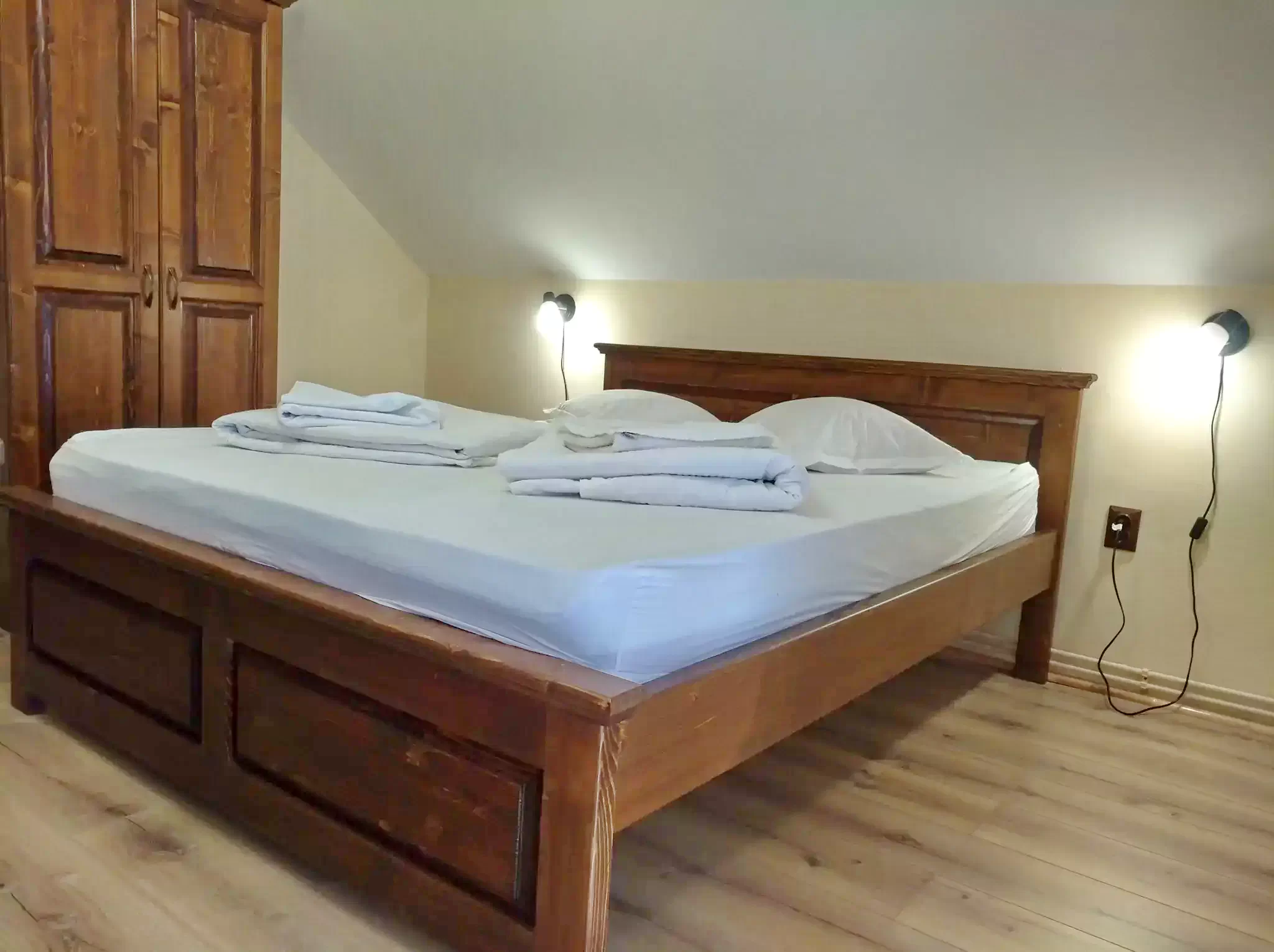 Câmpu Cetății Cazare | Căsuțe tip camping (K1001-42) Imaginea poate fi supusă drepturilor de autor. Se recomandă contactarea titularului drepturilor.