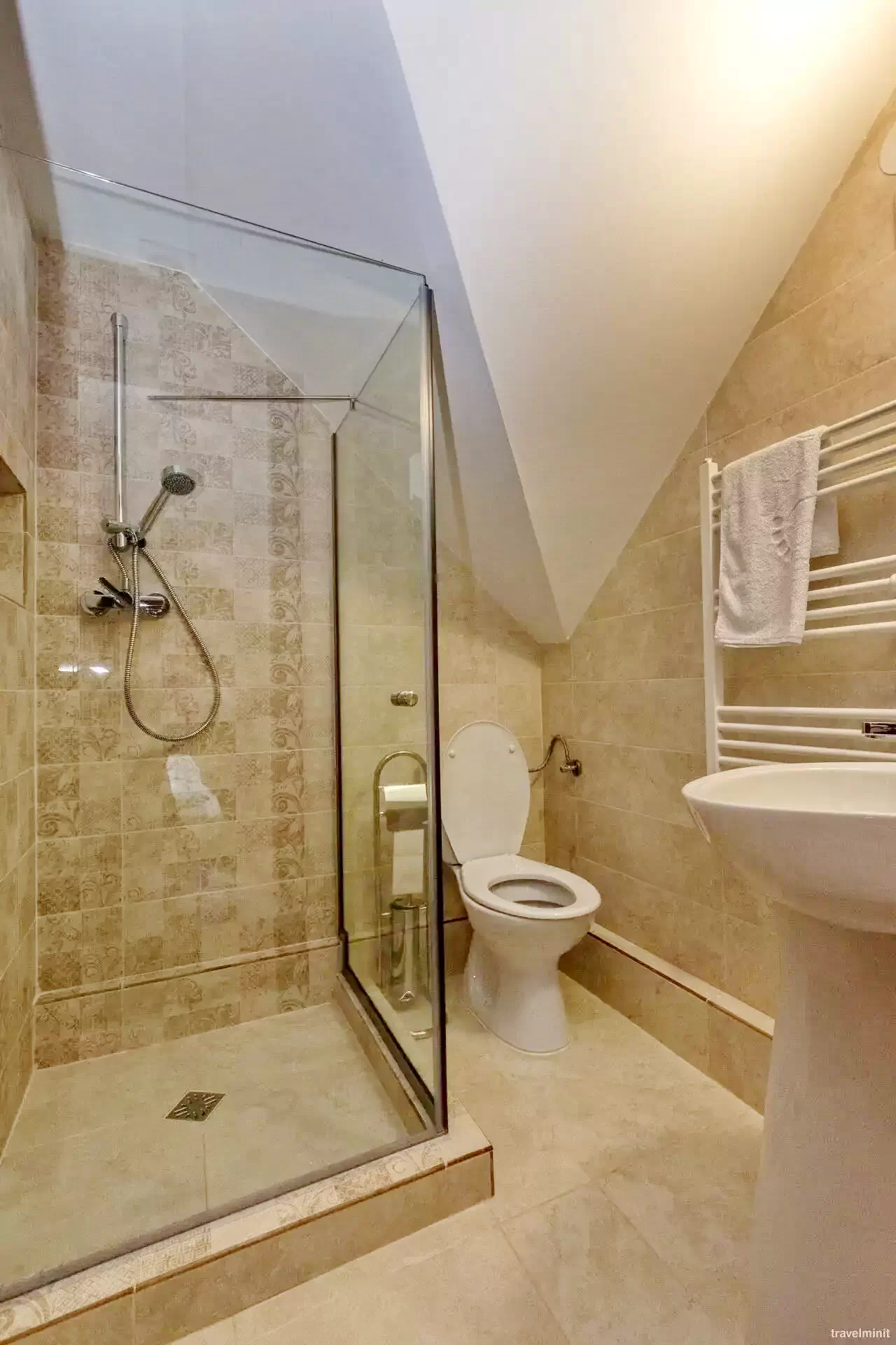 Câmpu Cetății Cazare | Căsuțe tip camping (K1001-49) Imaginea poate fi supusă drepturilor de autor. Se recomandă contactarea titularului drepturilor.