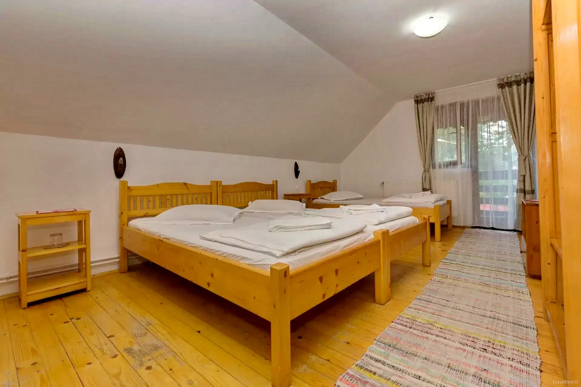 Câmpu Cetății Cazare | Căsuțe tip camping (K1001-51) Imaginea poate fi supusă drepturilor de autor. Se recomandă contactarea titularului drepturilor.