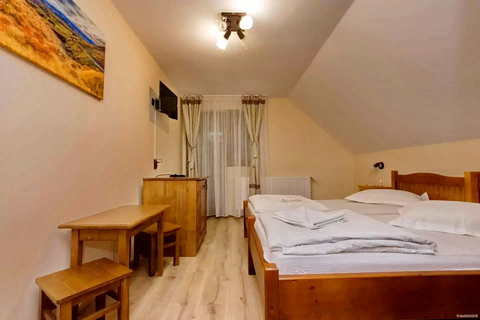 Câmpu Cetății Cazare | Căsuțe tip camping (K1001-60) Imaginea poate fi supusă drepturilor de autor. Se recomandă contactarea titularului drepturilor.