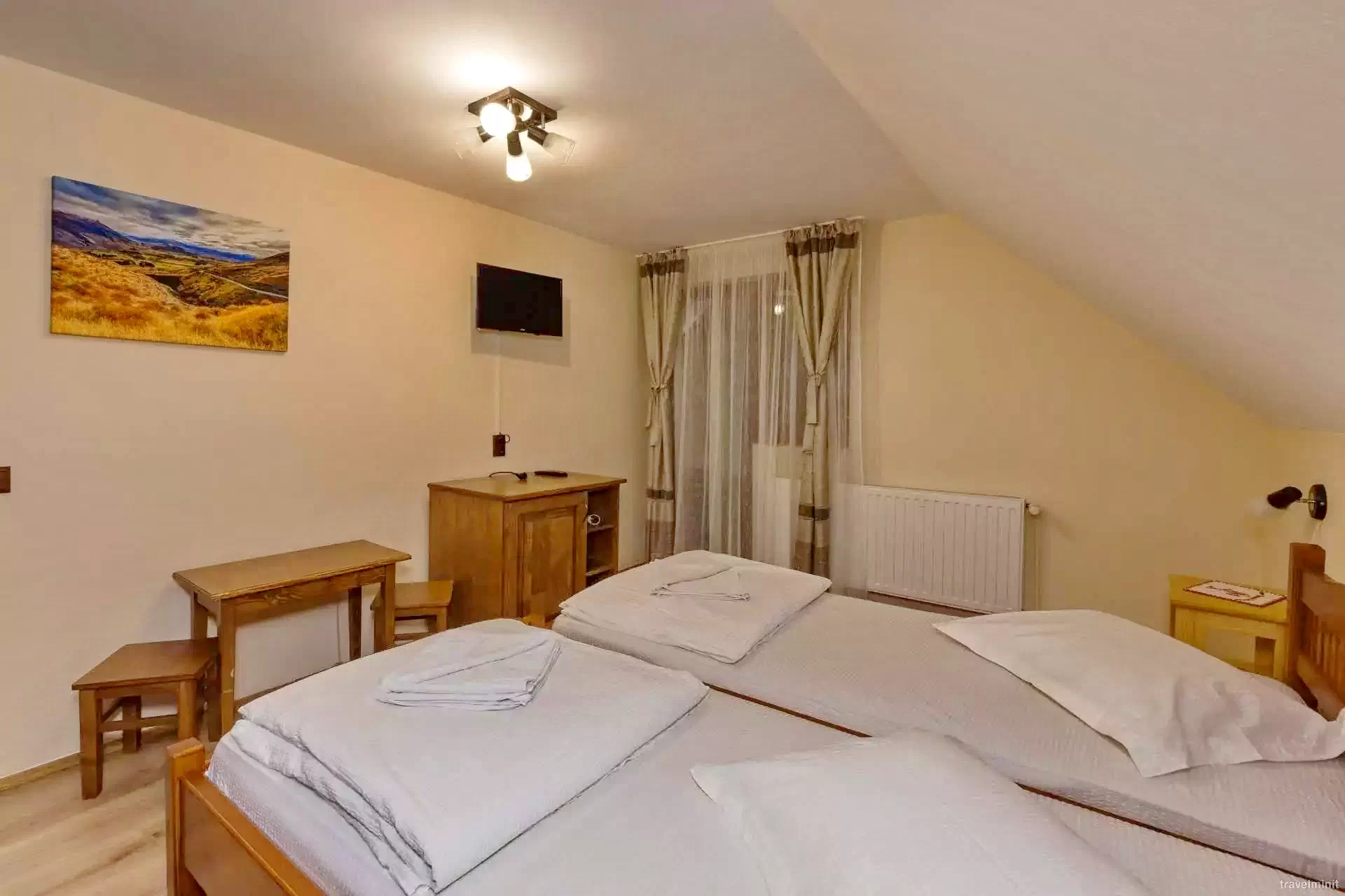 Câmpu Cetății Cazare | Căsuțe tip camping (K1001-61) Imaginea poate fi supusă drepturilor de autor. Se recomandă contactarea titularului drepturilor.