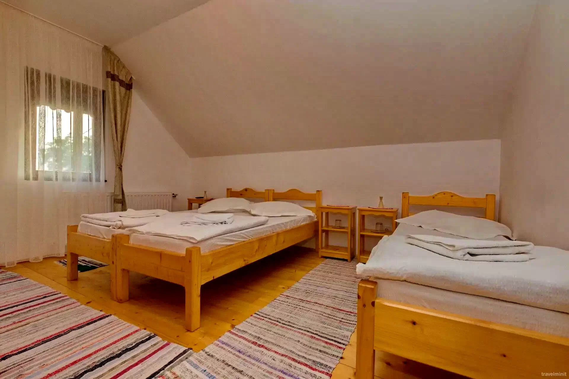 Câmpu Cetății Cazare | Căsuțe tip camping (K1001-65) Imaginea poate fi supusă drepturilor de autor. Se recomandă contactarea titularului drepturilor.