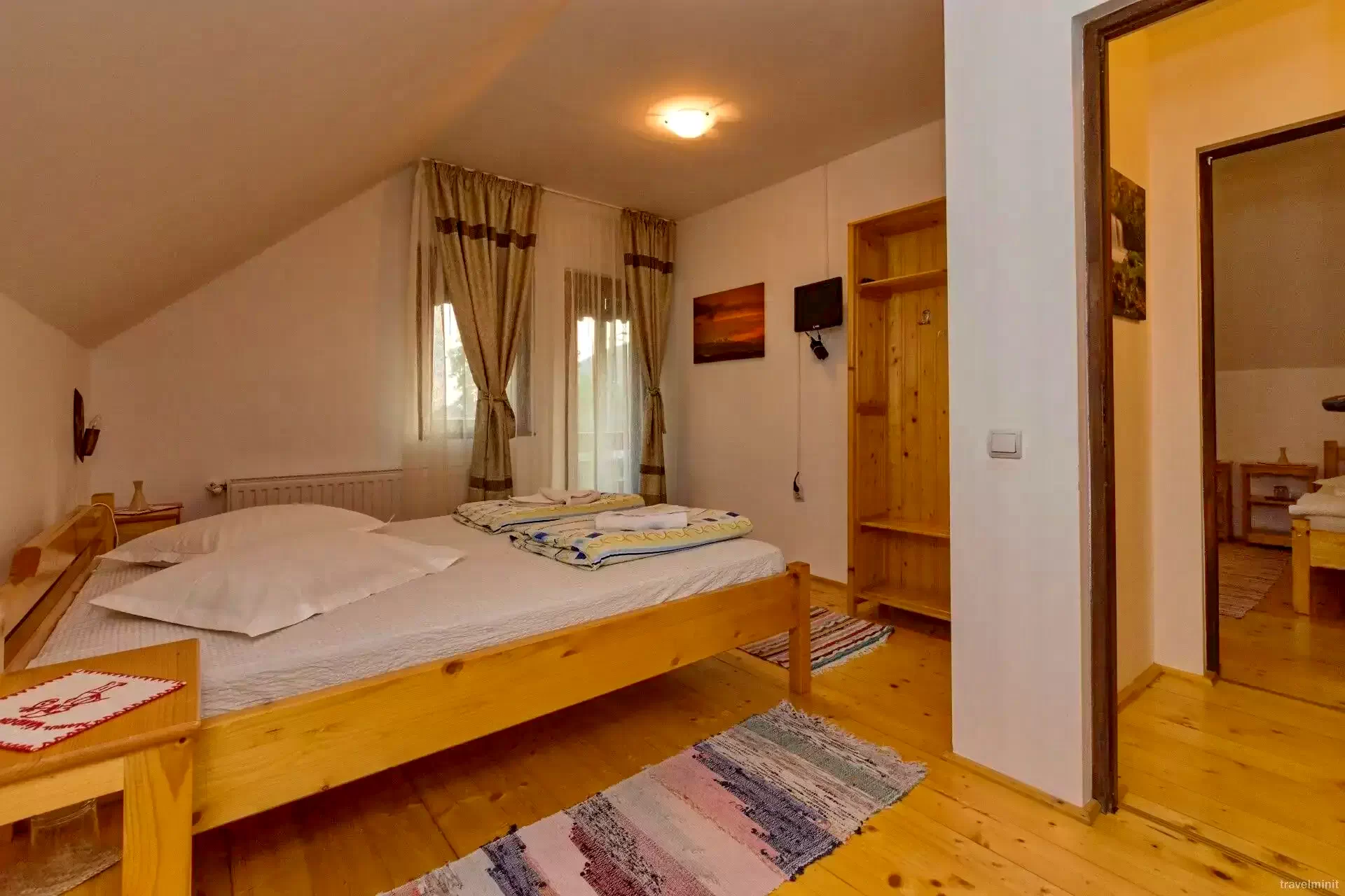 Câmpu Cetății Cazare | Căsuțe tip camping (K1001-67) Imaginea poate fi supusă drepturilor de autor. Se recomandă contactarea titularului drepturilor.