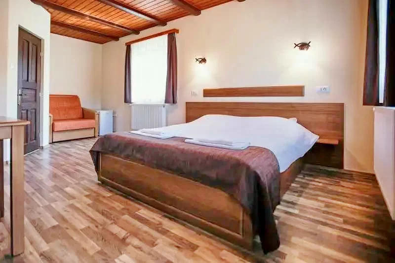 Câmpu Cetății Cazare | Motel (K0996-8) Imaginea poate fi supusă drepturilor de autor. Se recomandă contactarea titularului drepturilor.