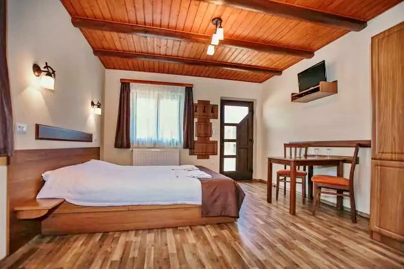 Vármező Szállás | Motel (K0996-10) A kép szerzői jogvédelem alatt állhat. Javasolt a kapcsolatfelvétel a jog tulajdonossal.