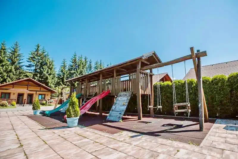 Câmpu Cetății Cazare | Motel (K0996-11) Imaginea poate fi supusă drepturilor de autor. Se recomandă contactarea titularului drepturilor.