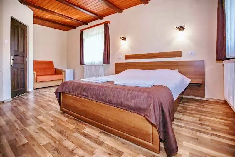 Câmpu Cetății Cazare | Motel (K0996-18) Imaginea poate fi supusă drepturilor de autor. Se recomandă contactarea titularului drepturilor.