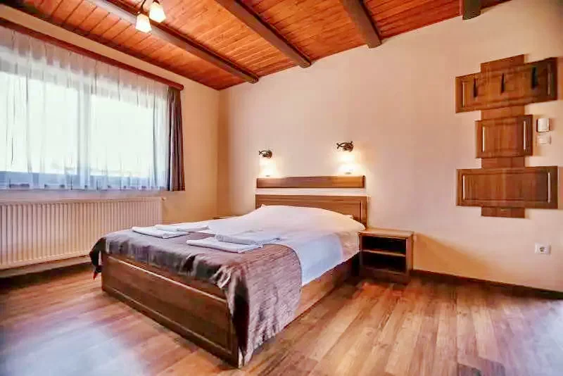 Vármező Szállás | Motel (K0996-26) A kép szerzői jogvédelem alatt állhat. Javasolt a kapcsolatfelvétel a jog tulajdonossal.