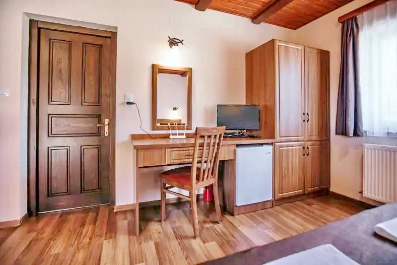 Câmpu Cetății Cazare | Motel (K0996-27) Imaginea poate fi supusă drepturilor de autor. Se recomandă contactarea titularului drepturilor.