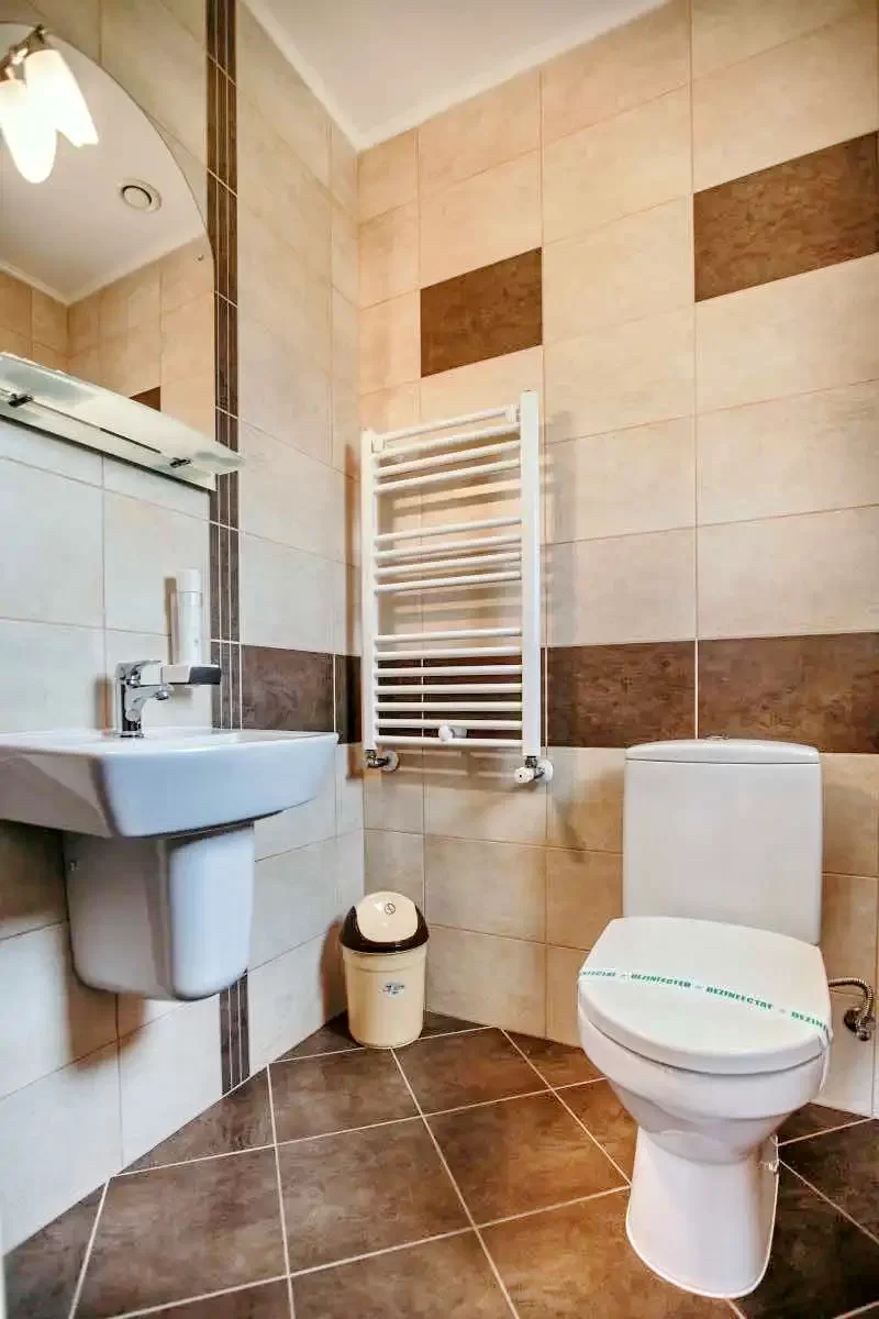 Vármező Szállás | Motel (K0996-31) A kép szerzői jogvédelem alatt állhat. Javasolt a kapcsolatfelvétel a jog tulajdonossal.