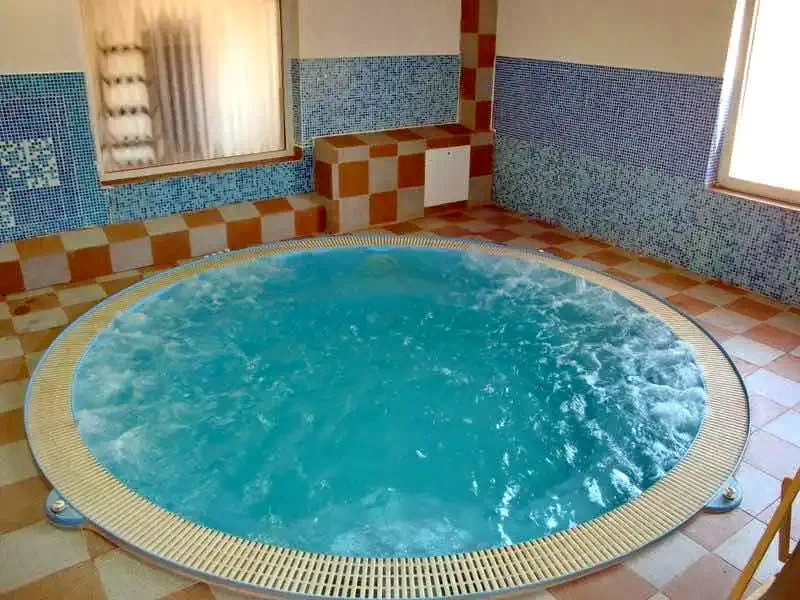 Herkulesfürdő Szállás | Motel (K0891-10) A kép szerzői jogvédelem alatt állhat. Javasolt a kapcsolatfelvétel a jog tulajdonossal.