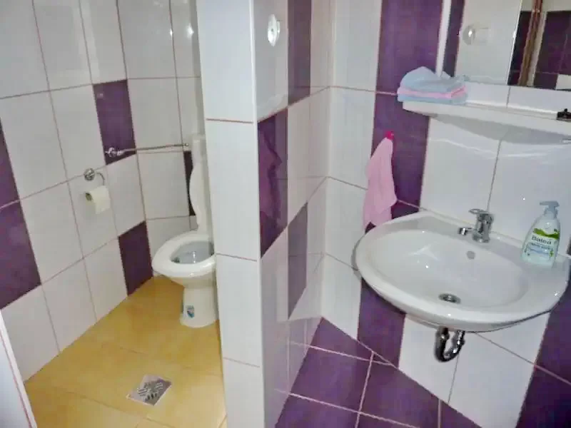 Izvoare Cazare | Cabană (K0012-16) Imaginea poate fi supusă drepturilor de autor. Se recomandă contactarea titularului drepturilor. Izvoare Cazare | Cabană (K0012-16) Imaginea poate fi supusă drepturilor de autor. Se recomandă contactarea titularului drepturilor.