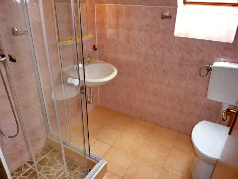 Izvoare Cazare | Sat de vacanță (K0012-24) Imaginea poate fi supusă drepturilor de autor. Se recomandă contactarea titularului drepturilor.