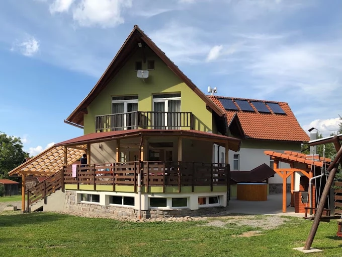 Izvoare Cazare | Sat de vacanță (K0012-34) Imaginea poate fi supusă drepturilor de autor. Se recomandă contactarea titularului drepturilor.