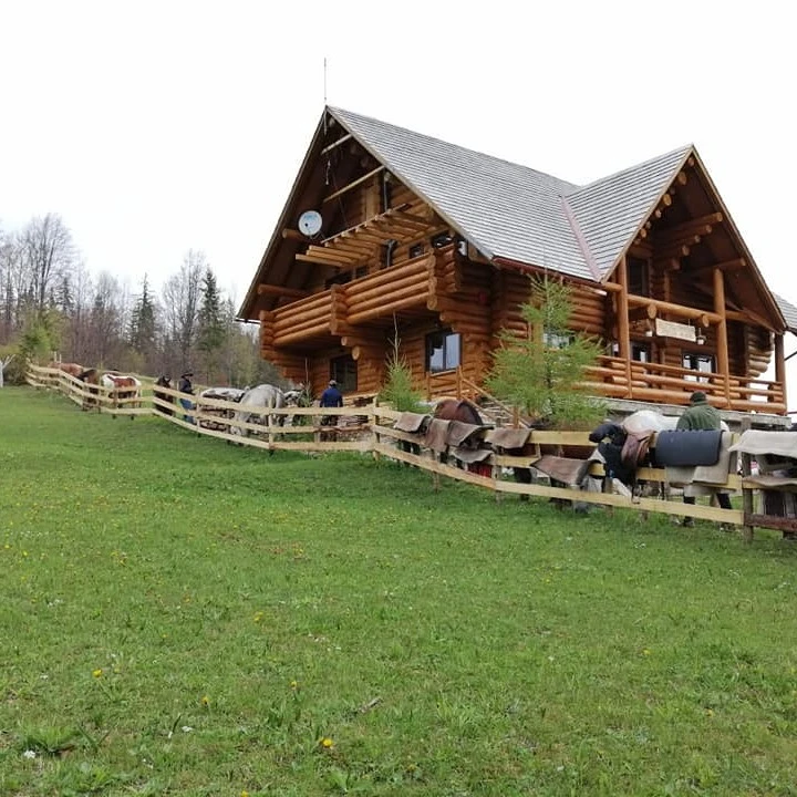 Gârda de Sus Cazare | Motel (K0837-83) Imaginea poate fi supusă drepturilor de autor. Se recomandă contactarea titularului drepturilor.