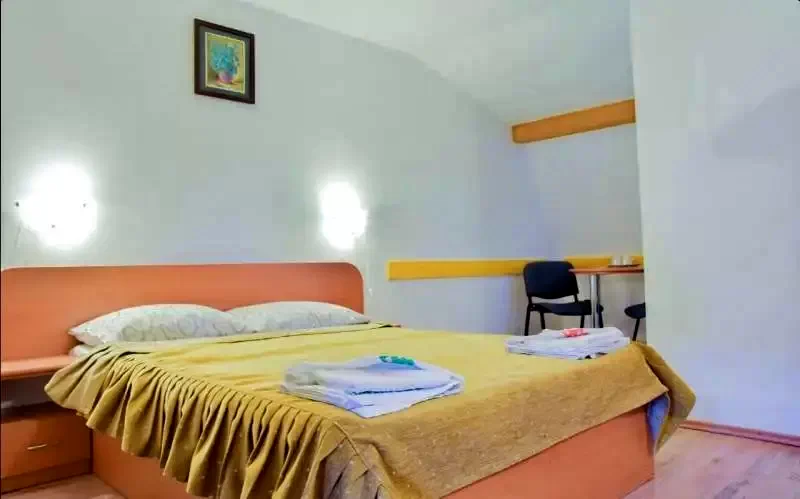 Négyfalu Szállás | Panzió (K0088-29) A kép szerzői jogvédelem alatt állhat. Javasolt a kapcsolatfelvétel a jog tulajdonossal. Négyfalu Szállás | Panzió (K0088-29) A kép szerzői jogvédelem alatt állhat. Javasolt a kapcsolatfelvétel a jog tulajdonossal.