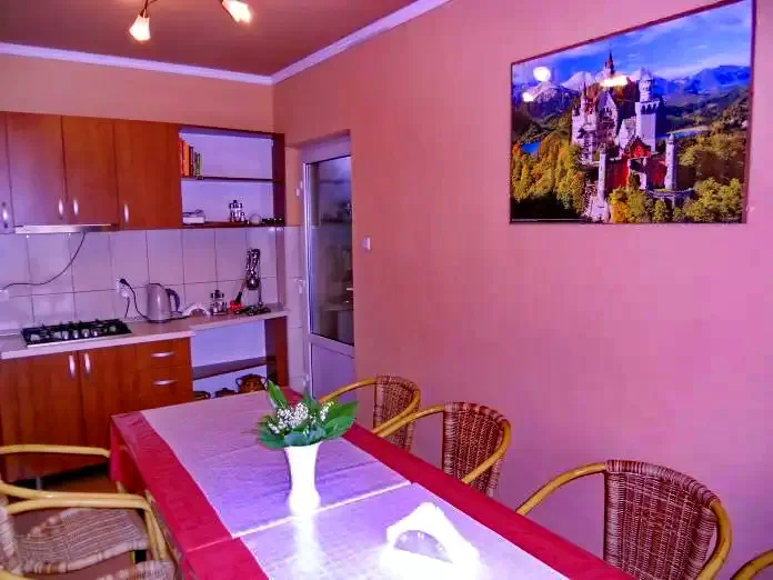 Boghiș Cazare | Motel (K0709-2) Imaginea poate fi supusă drepturilor de autor. Se recomandă contactarea titularului drepturilor.