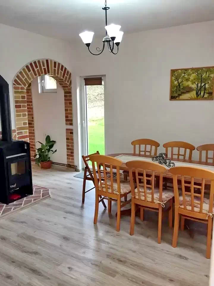 Székelyudvarhely Szállás | Kulcsosház (K1061-7) A kép szerzői jogvédelem alatt állhat. Javasolt a kapcsolatfelvétel a jog tulajdonossal. Székelyudvarhely Szállás | Kulcsosház (K1061-7) A kép szerzői jogvédelem alatt állhat. Javasolt a kapcsolatfelvétel a jog tulajdonossal.