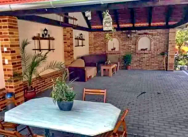 Székelyudvarhely Szállás | Kulcsosház (K1061-8) A kép szerzői jogvédelem alatt állhat. Javasolt a kapcsolatfelvétel a jog tulajdonossal. Székelyudvarhely Szállás | Kulcsosház (K1061-8) A kép szerzői jogvédelem alatt állhat. Javasolt a kapcsolatfelvétel a jog tulajdonossal.