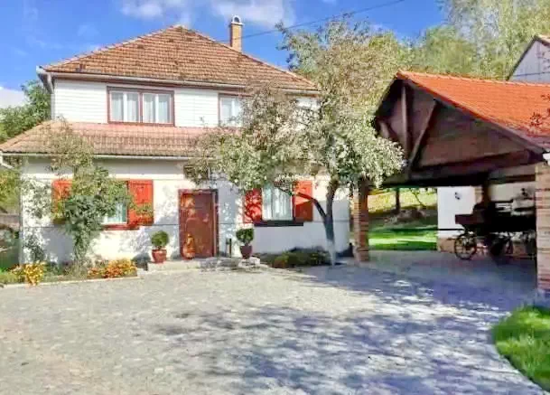 Odorheiu Secuiesc Cazare | Cabană (K1061-15) Imaginea poate fi supusă drepturilor de autor. Se recomandă contactarea titularului drepturilor. Odorheiu Secuiesc Cazare | Cabană (K1061-15) Imaginea poate fi supusă drepturilor de autor. Se recomandă contactarea titularului drepturilor.