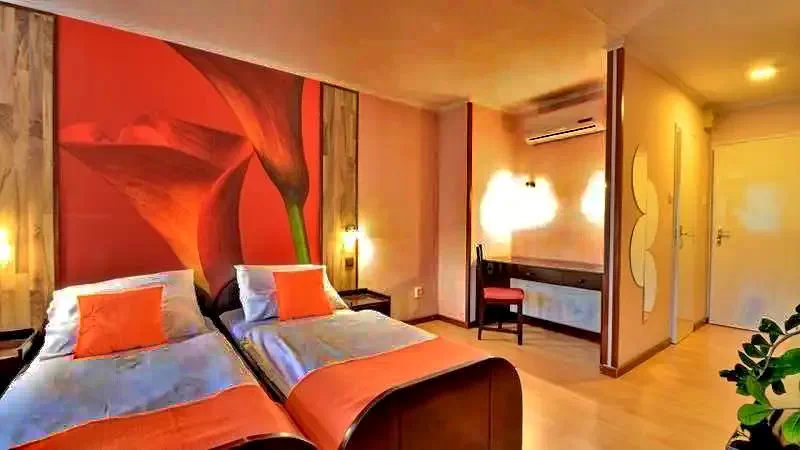 Nagyatád Szállás | Hotel*** (K0835-4) A kép szerzői jogvédelem alatt állhat. Javasolt a kapcsolatfelvétel a jog tulajdonossal. Nagyatád Szállás | Hotel*** (K0835-4) A kép szerzői jogvédelem alatt állhat. Javasolt a kapcsolatfelvétel a jog tulajdonossal.