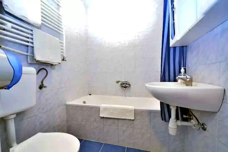  Cazare | Hotel*** (K0835-10) Imaginea poate fi supusă drepturilor de autor. Se recomandă contactarea titularului drepturilor.