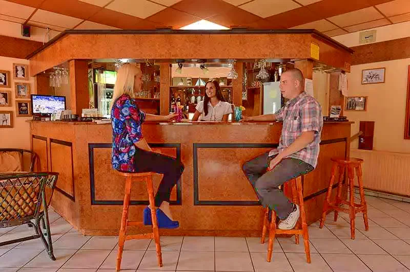  Cazare | Hotel*** (K0835-16) Imaginea poate fi supusă drepturilor de autor. Se recomandă contactarea titularului drepturilor.