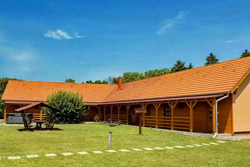  Cazare | Hotel**** (K0947-10) Imaginea poate fi supusă drepturilor de autor. Se recomandă contactarea titularului drepturilor.