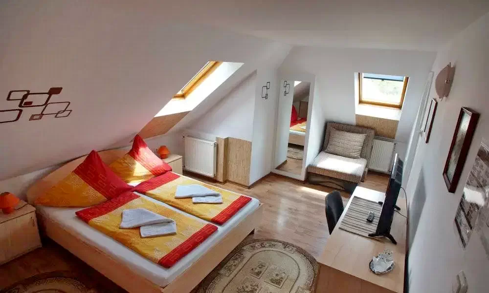 Gyergyószárhegy Szállás | Panzió (K1074-24) A kép szerzői jogvédelem alatt állhat. Javasolt a kapcsolatfelvétel a jog tulajdonossal. Gyergyószárhegy Szállás | Panzió (K1074-24) A kép szerzői jogvédelem alatt állhat. Javasolt a kapcsolatfelvétel a jog tulajdonossal.