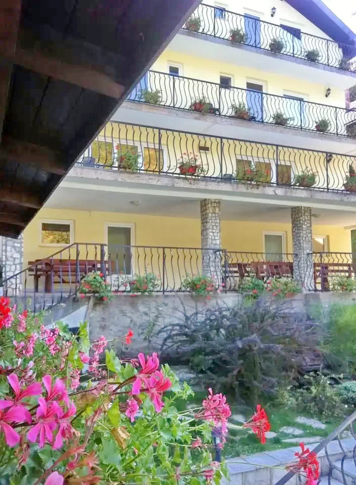 Hunedoara Cazare | Cabană (K1406-7) Imaginea poate fi supusă drepturilor de autor. Se recomandă contactarea titularului drepturilor.