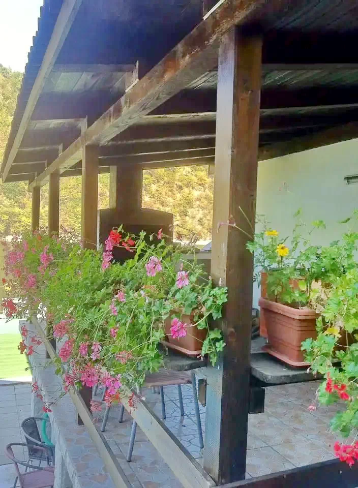 Hunedoara Cazare | Cabană (K1406-12) Imaginea poate fi supusă drepturilor de autor. Se recomandă contactarea titularului drepturilor.