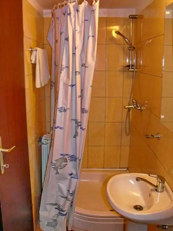 Tusnádfürdő Szállás | Panzió (K0684-18) A kép szerzői jogvédelem alatt állhat. Javasolt a kapcsolatfelvétel a jog tulajdonossal.