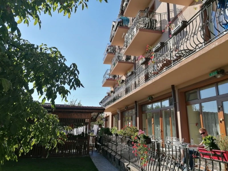 Băile Felix Cazare | Motel (K1552-1) Imaginea poate fi supusă drepturilor de autor. Se recomandă contactarea titularului drepturilor.