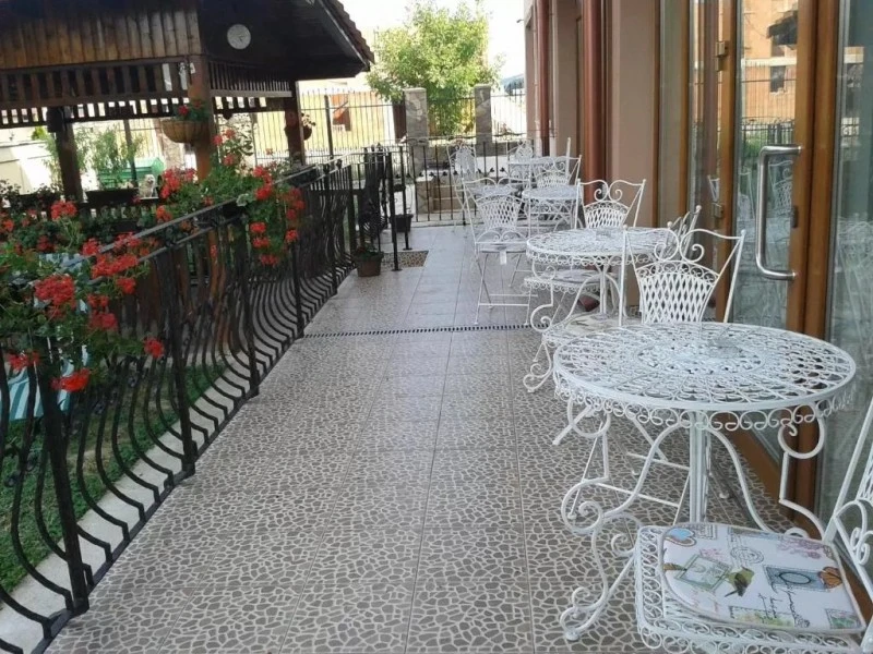 Băile Felix Cazare | Motel (K1552-2) Imaginea poate fi supusă drepturilor de autor. Se recomandă contactarea titularului drepturilor.