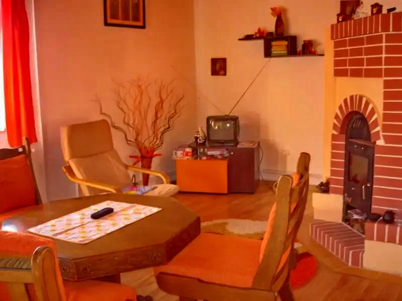 Corund Cazare | Cabană (K0351-7) Imaginea poate fi supusă drepturilor de autor. Se recomandă contactarea titularului drepturilor. Corund Cazare | Cabană (K0351-7) Imaginea poate fi supusă drepturilor de autor. Se recomandă contactarea titularului drepturilor.