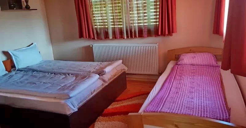 Corund Cazare | Cabană (K0351-15) Imaginea poate fi supusă drepturilor de autor. Se recomandă contactarea titularului drepturilor. Corund Cazare | Cabană (K0351-15) Imaginea poate fi supusă drepturilor de autor. Se recomandă contactarea titularului drepturilor.