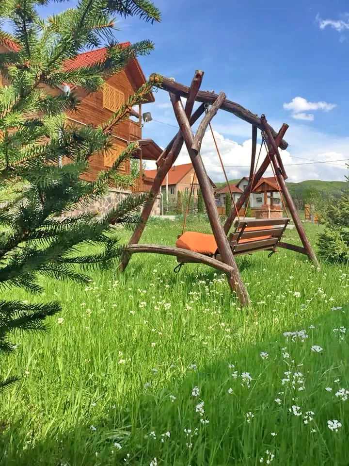 Corund Cazare | Cabană (K0351-29) Imaginea poate fi supusă drepturilor de autor. Se recomandă contactarea titularului drepturilor. Corund Cazare | Cabană (K0351-29) Imaginea poate fi supusă drepturilor de autor. Se recomandă contactarea titularului drepturilor.