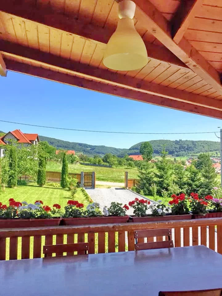 Corund Cazare | Cabană (K0351-34) Imaginea poate fi supusă drepturilor de autor. Se recomandă contactarea titularului drepturilor. Corund Cazare | Cabană (K0351-34) Imaginea poate fi supusă drepturilor de autor. Se recomandă contactarea titularului drepturilor.